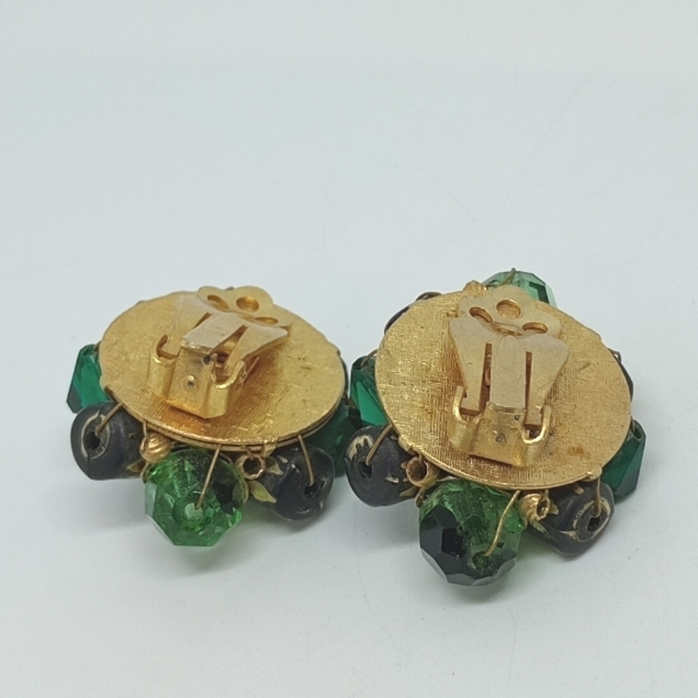 * vintage green & gold glass bead cluster clip on earrings - Picture 5 of 5